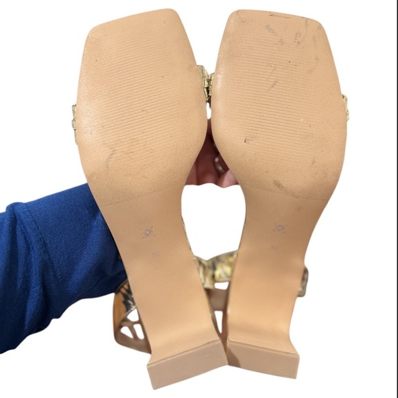 BCBGeneration Women's Finda Gold Strappy Block Heel Chain Sandals Sz 10 - Picture 10 of 11